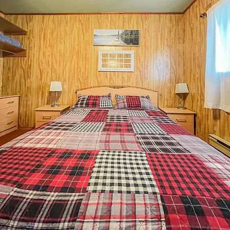 Ahmic Lake Resort Magnetawan Exterior photo