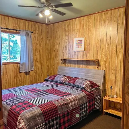 Ahmic Lake Resort Magnetawan Exterior photo
