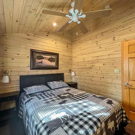 Ahmic Lake Resort Magnetawan Exterior photo