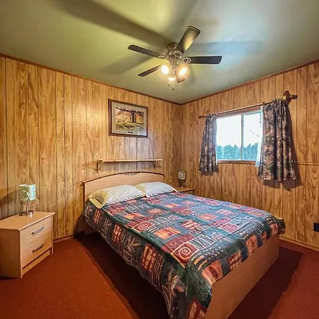 Ahmic Lake Resort Magnetawan Exterior photo
