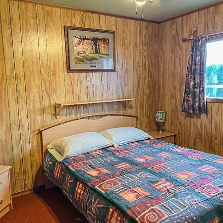 Ahmic Lake Resort Magnetawan Exterior photo