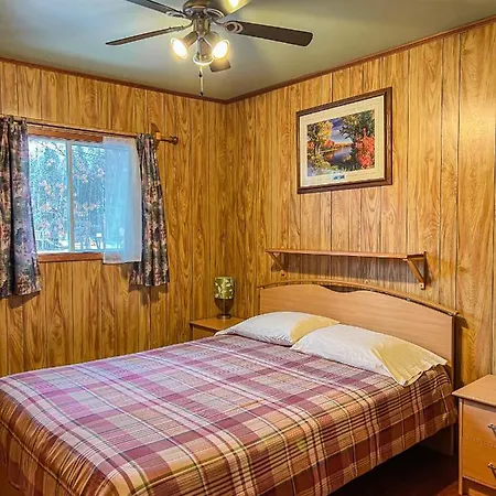 Ahmic Lake Resort Magnetawan Exterior photo