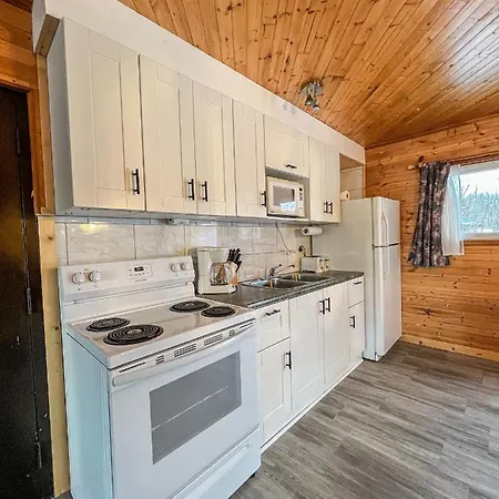 Ahmic Lake Resort Magnetawan Exterior photo