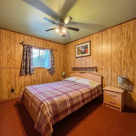 Ahmic Lake Resort Magnetawan Exterior photo