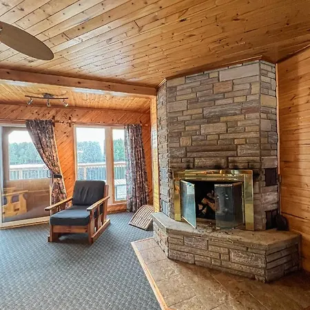 Ahmic Lake Resort Magnetawan Exterior photo