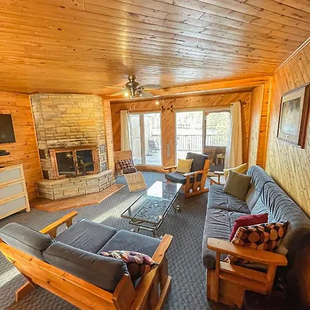 Ahmic Lake Resort Magnetawan Exterior photo